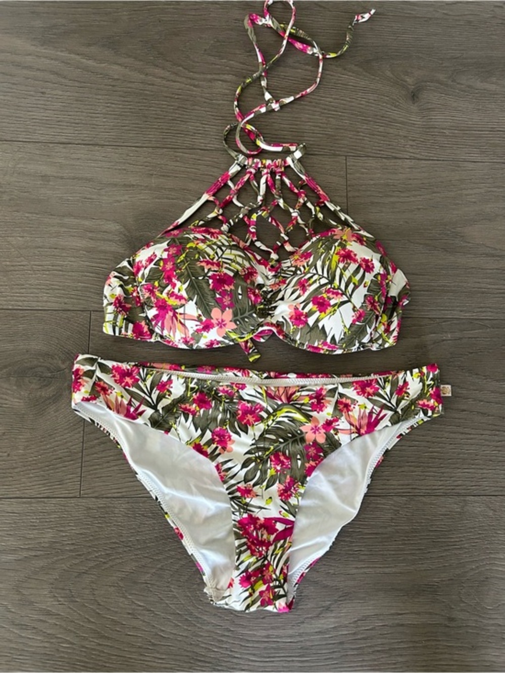 Le Vie En Rose Floral Halter Bikini Set in Pink & Green